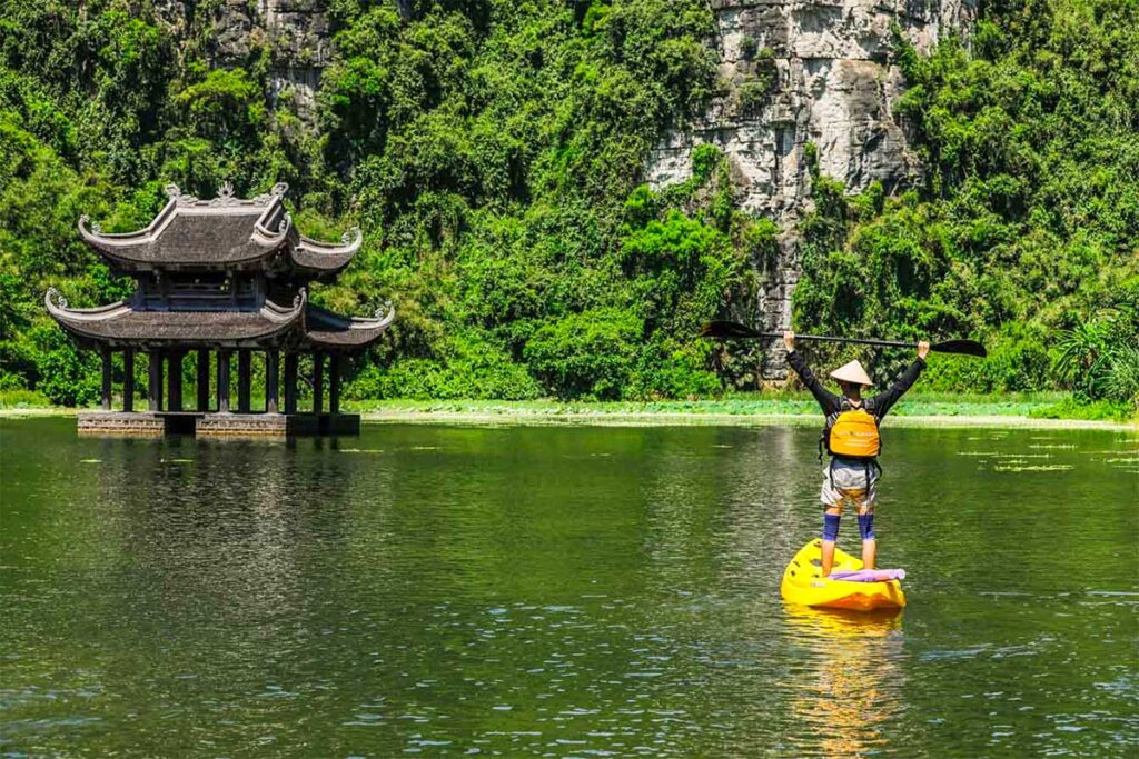 ninh binh in kayak vietnam